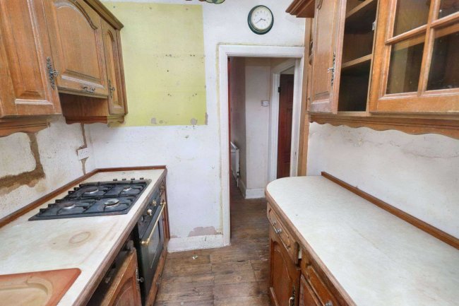 48 Holland Park Avenue, Ilford, Essex, IG3 8JS 2