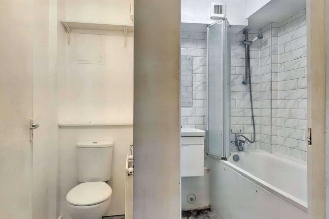 Flat 2, Drake Court, Scotts Road, London W12 8HG 6