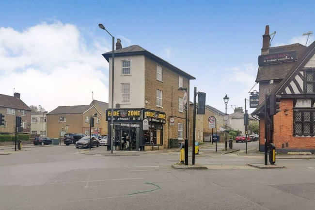 2 Middle Road Harrow on the Hill, Harrow, HA2 0HL 1