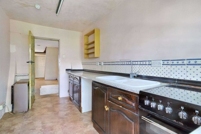 29 High Street, Spetisbury, Dorset, DT11 9DJ 2