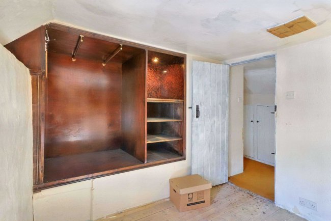 29 High Street, Spetisbury, Dorset, DT11 9DJ 2