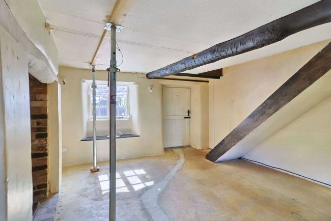 29 High Street, Spetisbury, Dorset, DT11 9DJ 2