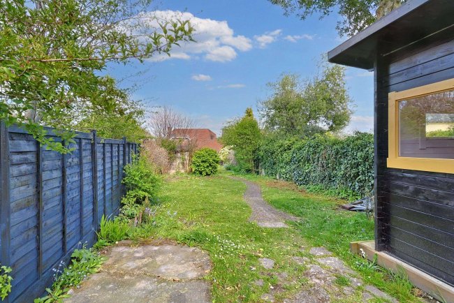 29 High Street, Spetisbury, Dorset, DT11 9DJ 2