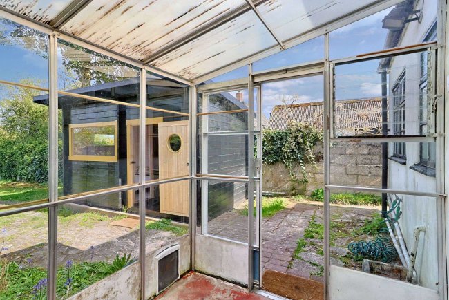 29 High Street, Spetisbury, Dorset, DT11 9DJ 2