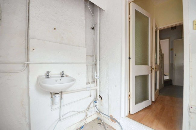 57 Knowles Hill Crescent, Lewisham, London, SE13 6DT 6