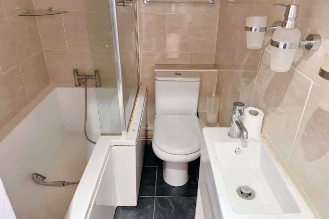 Flat 1,18 Mosslea Road, Penge, London, SE20 7BW 10