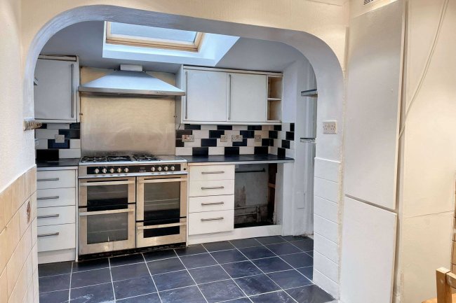 Flat 1,18 Mosslea Road, Penge, London, SE20 7BW 10