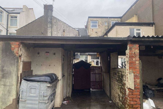 9 Woodfield Road, Blackpool, Lancashire, FY1 6AX 2