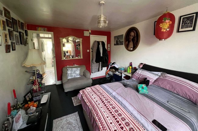 6 Osbaldeston Road, Stamford Hill, London N16 7DP 4