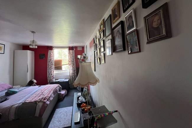 6 Osbaldeston Road, Stamford Hill, London N16 7DP 4