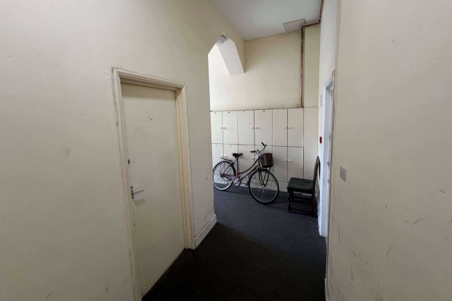 6 Osbaldeston Road, Stamford Hill, London N16 7DP 4