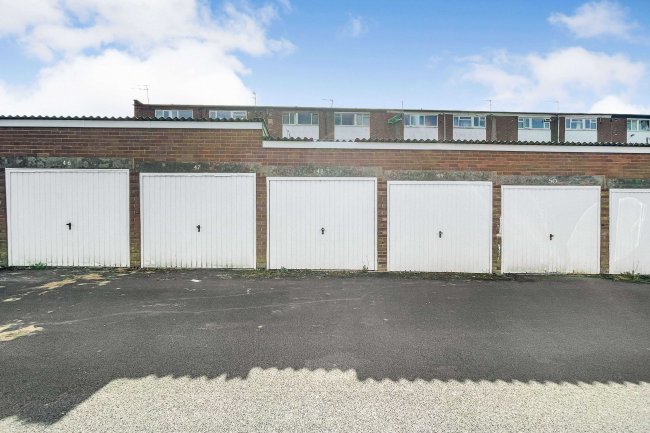 132/134 West Way & Garage No. 48, Highfields, Stafford, Staffordshire ST17 9YF 9