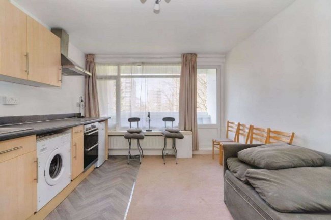 Flat 9 Lyndhurst House, Ellisfield Drive, Putney, London, SW15 4DR 7