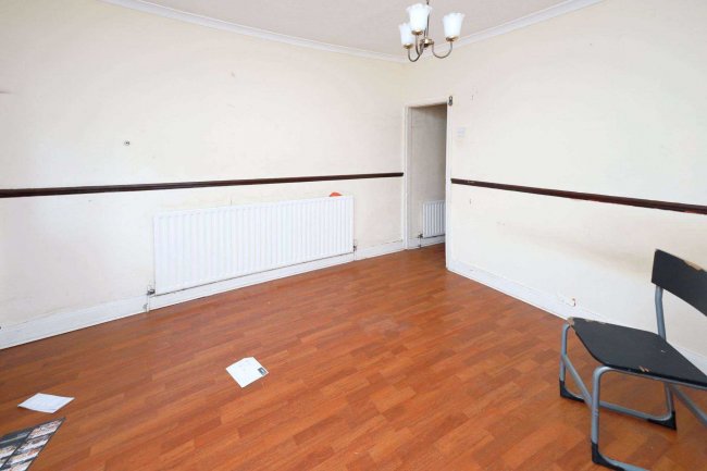 28 St Vincents Road Dartford Kent DA1 1XZ 9