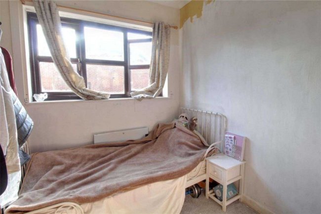 5 Gregan Court, Cambridge Road, Aldershot, GU11 3YA 10