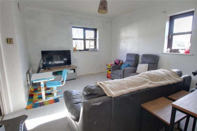 5 Gregan Court, Cambridge Road, Aldershot, GU11 3YA 10