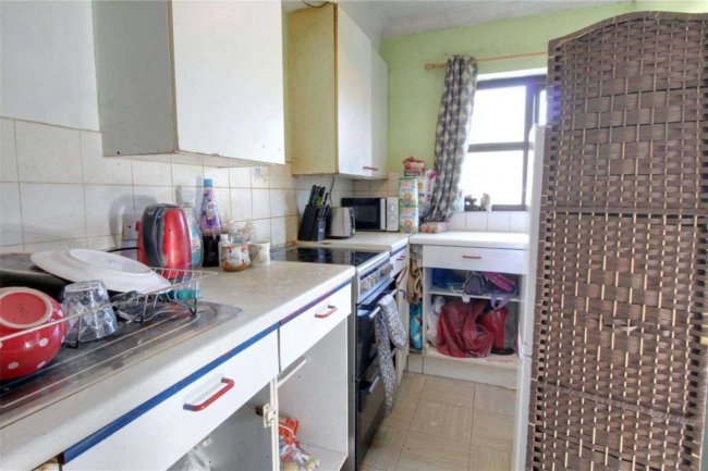 5 Gregan Court, Cambridge Road, Aldershot, GU11 3YA 10