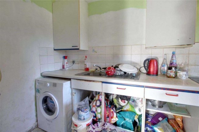 5 Gregan Court, Cambridge Road, Aldershot, GU11 3YA 10