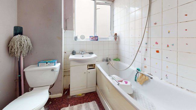 6 Brownlow Lodge, Brownlow Road, Bounds Green, London, N11 2BL 8