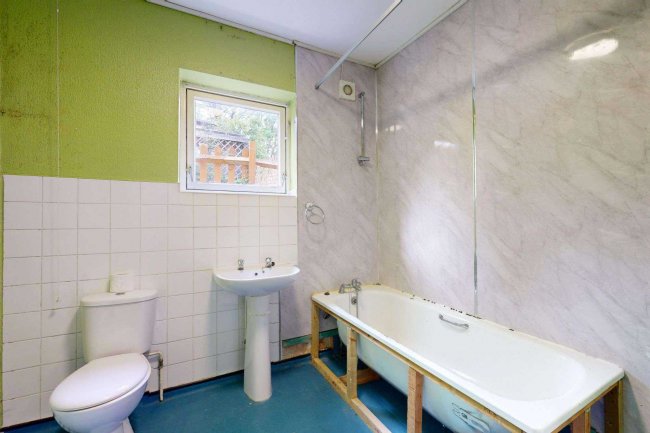 8B Vicarage Park, Greenwich, London SE18 7SX 7