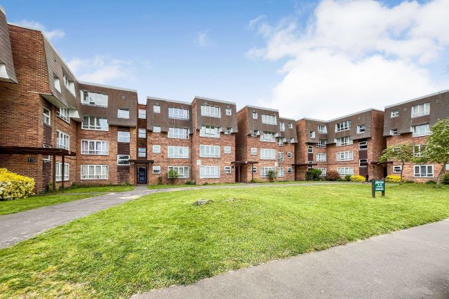 165 Stourton Avenue, Feltham, Middlesex, TW13 6LD 1