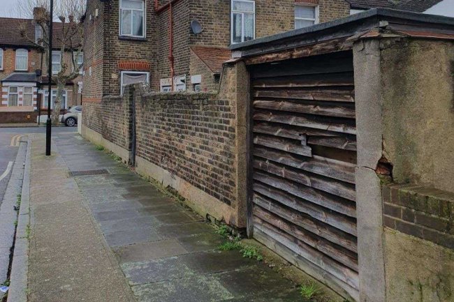 48 Pulleyns Avenue, East Ham, London E6 3LZ 8