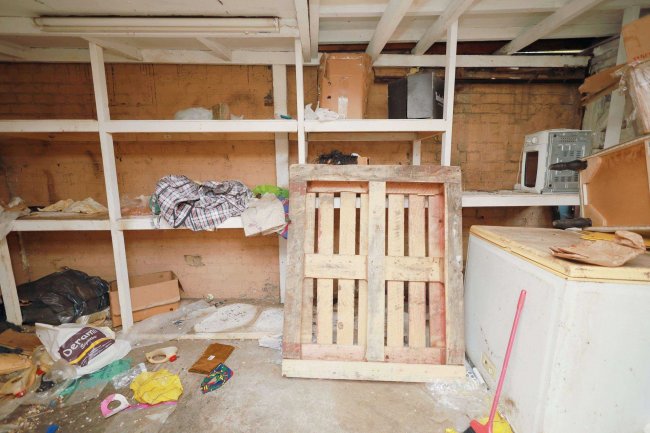 48 Pulleyns Avenue, East Ham, London E6 3LZ 8