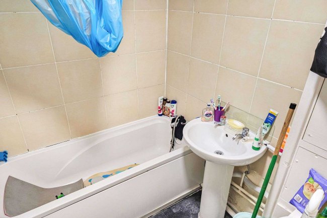 Flat 34, Newbury House, Partridge Way, London, Haringey, N22 8DX 2