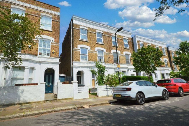 23c Essex Road, London W3 9JA 9