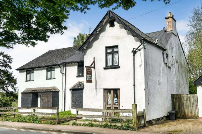 Riverside Inn, 20 Wye Street, Ross on Wye, HR9 7BT 6
