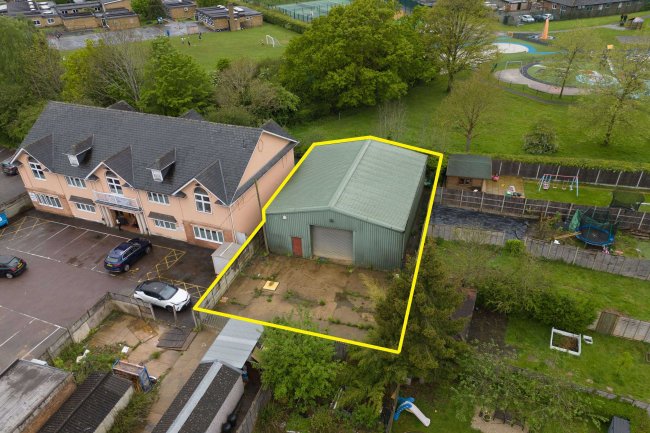 Rear of 305 Shenley Road, Borehamwood, Hertfordshire, WD6 1TH 4