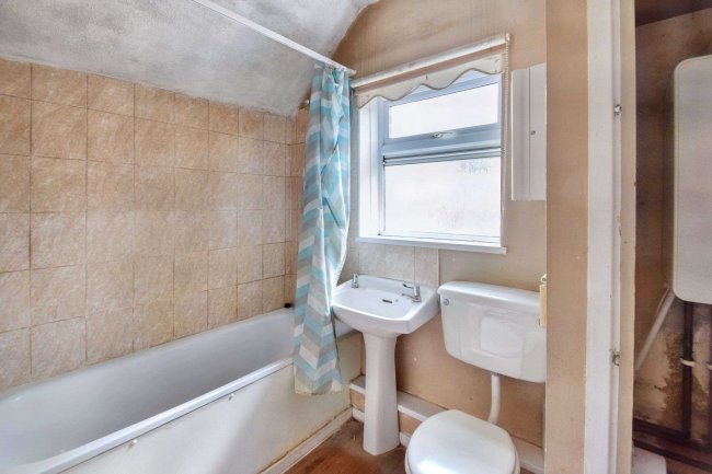 17 Witts Lane, Purton, Swindon, Wiltshire SN5 4ER 3