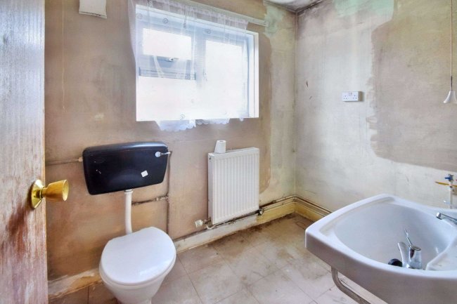 17 Witts Lane, Purton, Swindon, Wiltshire SN5 4ER 3