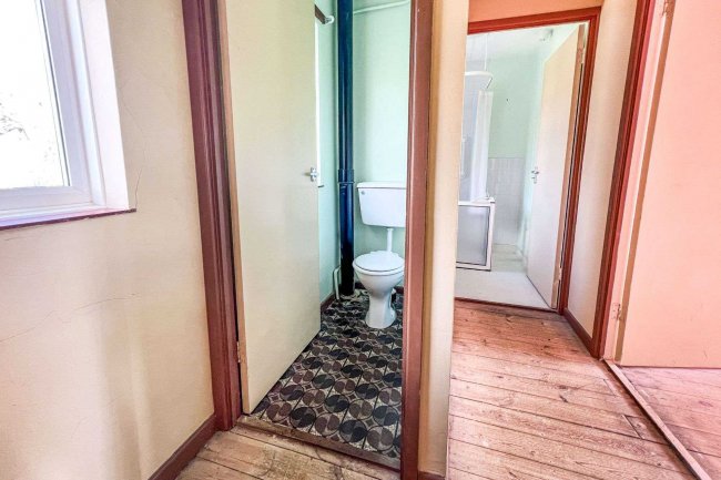 7 Tupman Road, Corsham, Wiltshire, SN13 0AA 1