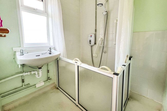 7 Tupman Road, Corsham, Wiltshire, SN13 0AA 1