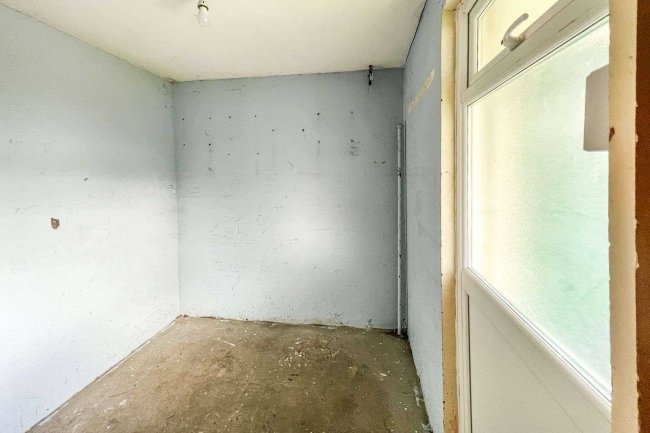 7 Tupman Road, Corsham, Wiltshire, SN13 0AA 1