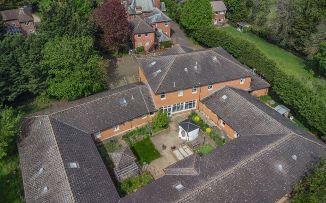 The Red House, Bury Road, Huntingdon, Cambridgeshire PE26 1NA 8