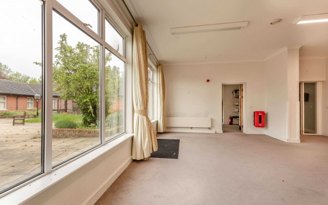 The Red House, Bury Road, Huntingdon, Cambridgeshire PE26 1NA 8