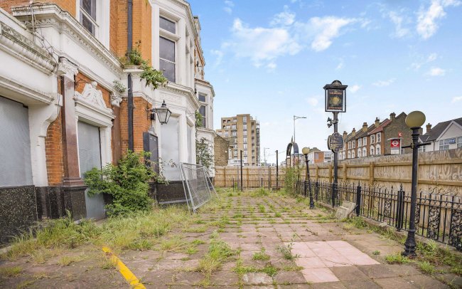 The Former Cauliflower Public House, 553 High Road, Ilford, London IG1 1TZ 6