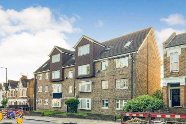 Flat 8 Avenue House, 18-26 All Souls Avenue, London, NW10 5AP 2