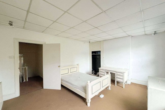 31 Tynemouth Rd, London, N15 4AU 9