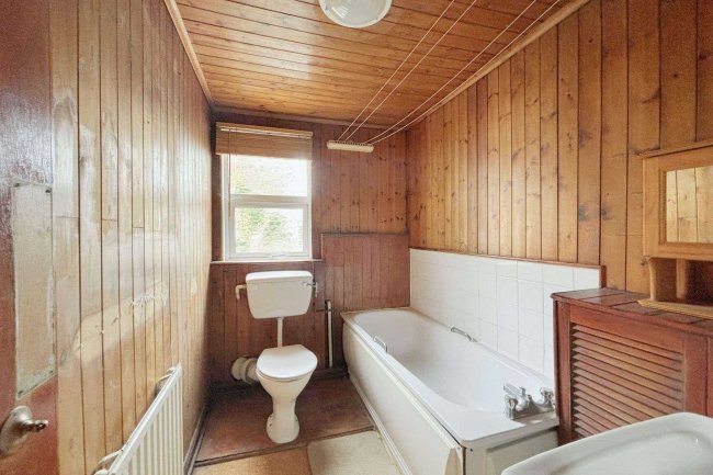 31 Tynemouth Rd, London, N15 4AU 9