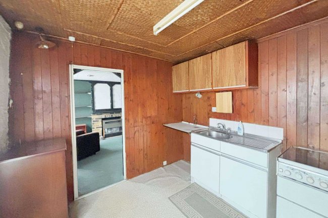 31 Tynemouth Rd, London, N15 4AU 9