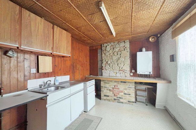 31 Tynemouth Rd, London, N15 4AU 9