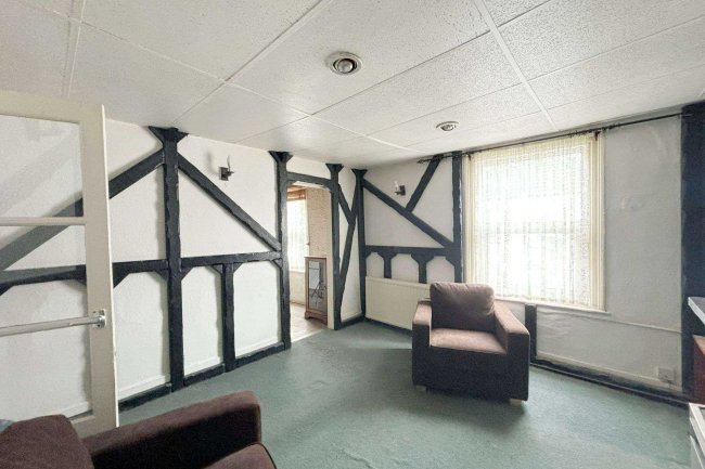 31 Tynemouth Rd, London, N15 4AU 9