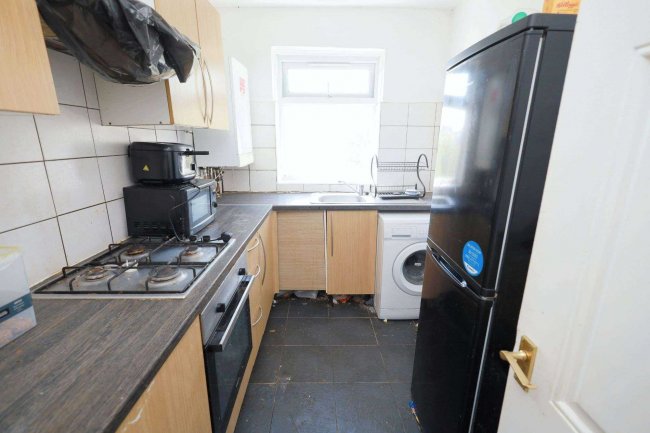 9A Alandale Drive, Northwood, Pinner, HA5 3UP 1