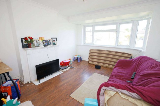 9A Alandale Drive, Northwood, Pinner, HA5 3UP 1