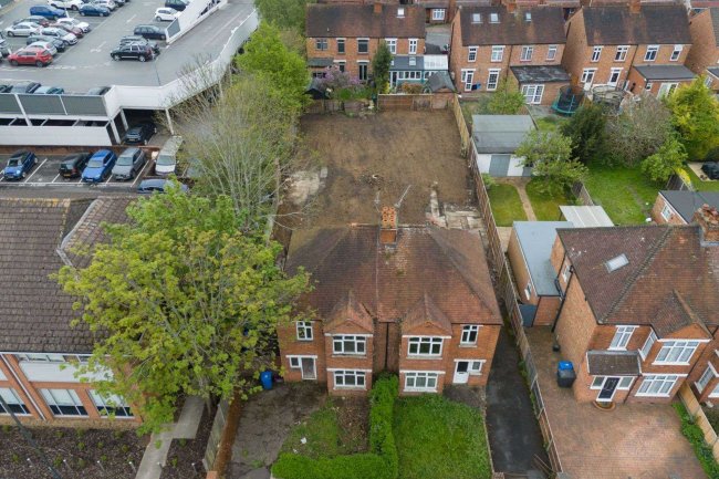 35 Forlease Road, Maidenhead, SL6 1RX 7