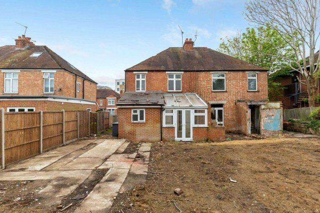 33 Forlease Road, Maidenhead, SL6 1RX 8