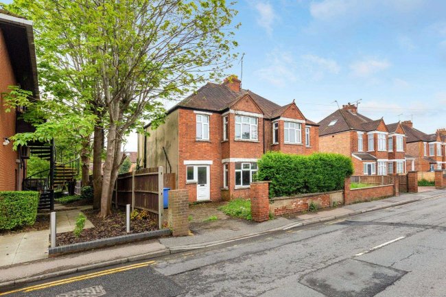 33 Forlease Road, Maidenhead, SL6 1RX 8